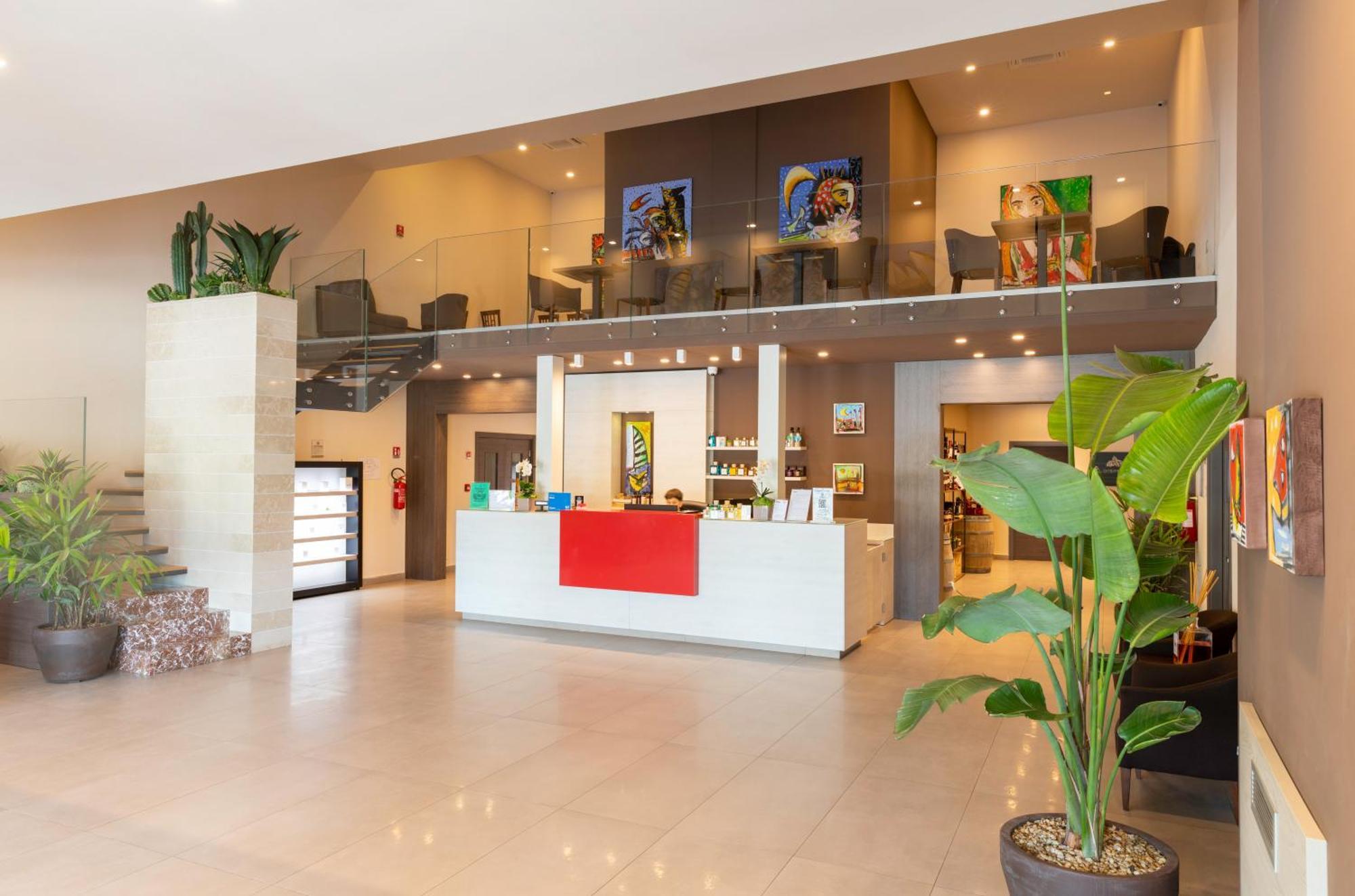 Bhotel Lagonegro Exteriör bild