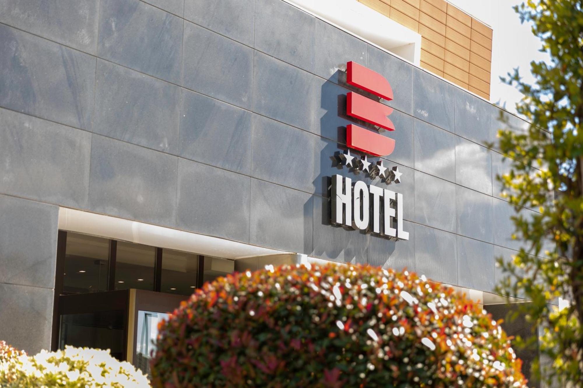 Bhotel Lagonegro Exteriör bild