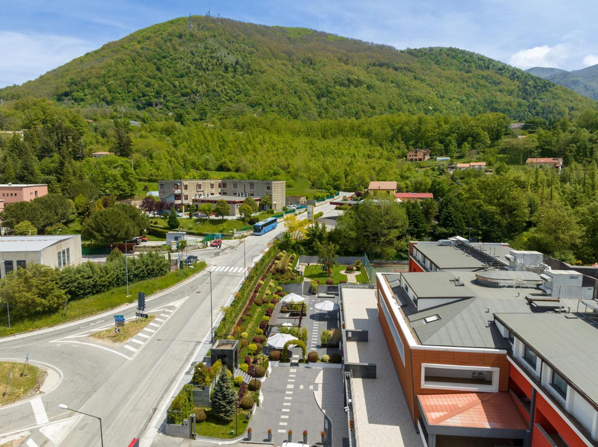 Bhotel Lagonegro Exteriör bild